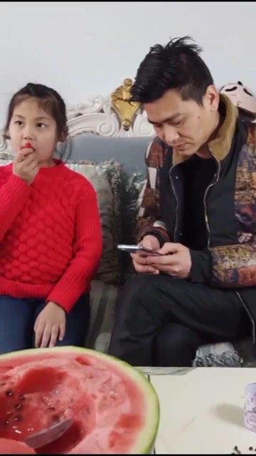 梦见妻子吃瓜,妻子吃瓜背后的寓意解析