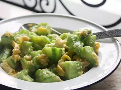 在年度文文里吃瓜