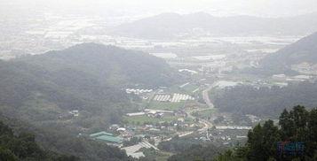 国防基地吃瓜,揭秘军营生活点滴